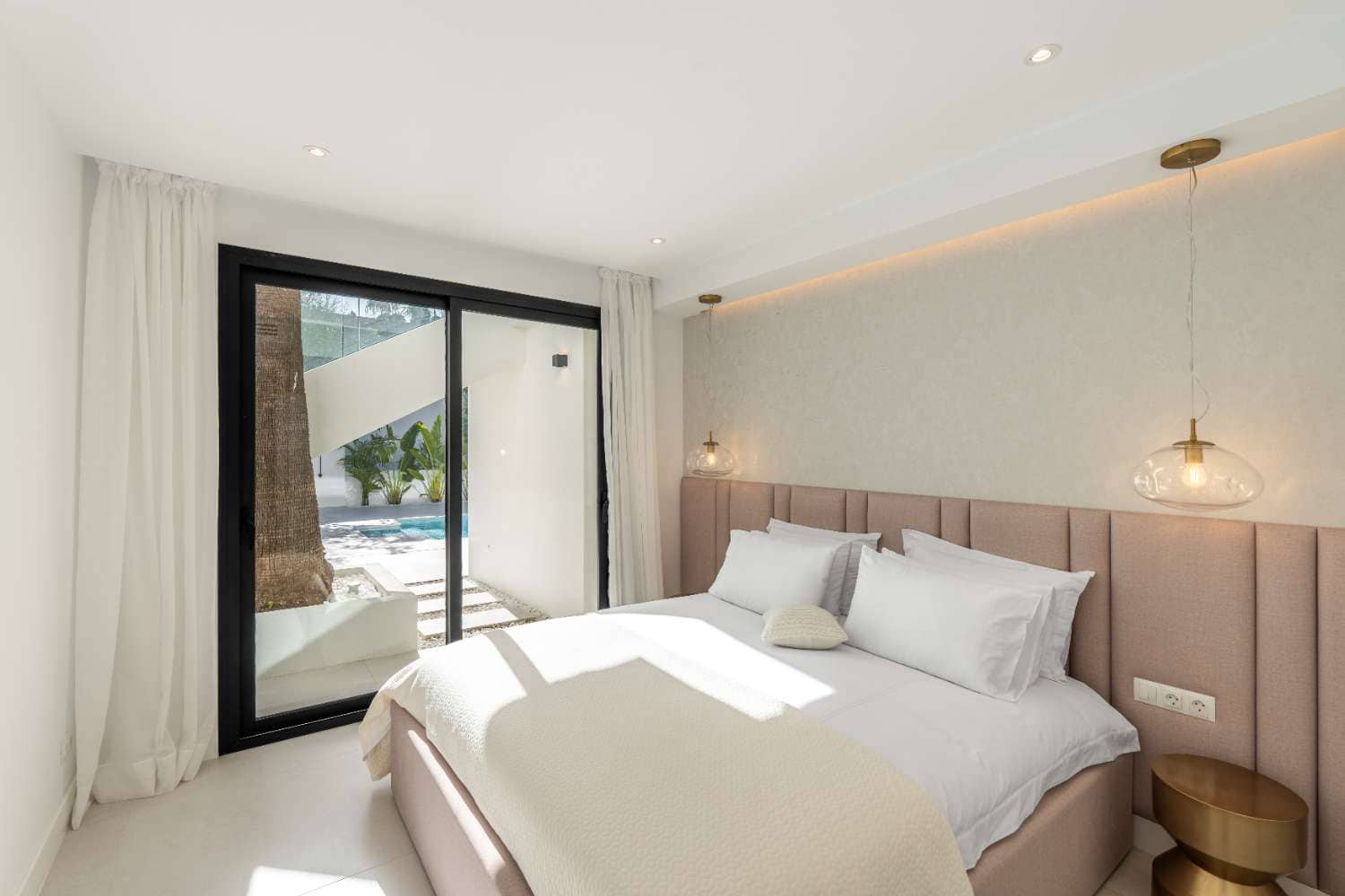 Chalet de 4 habitaciones en Marbella en venta con piscina garaje - 3.669.000 € (Ref: 8912667)