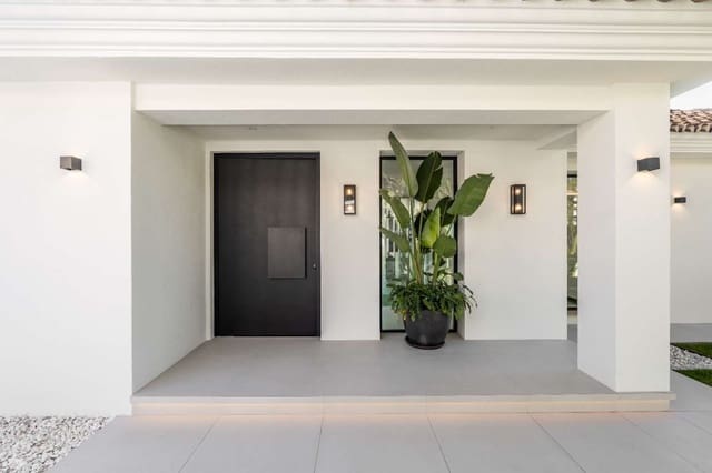 4 bedroom Villa for sale in Marbella with pool garage - € 3,669,000 (Ref: 8912667)