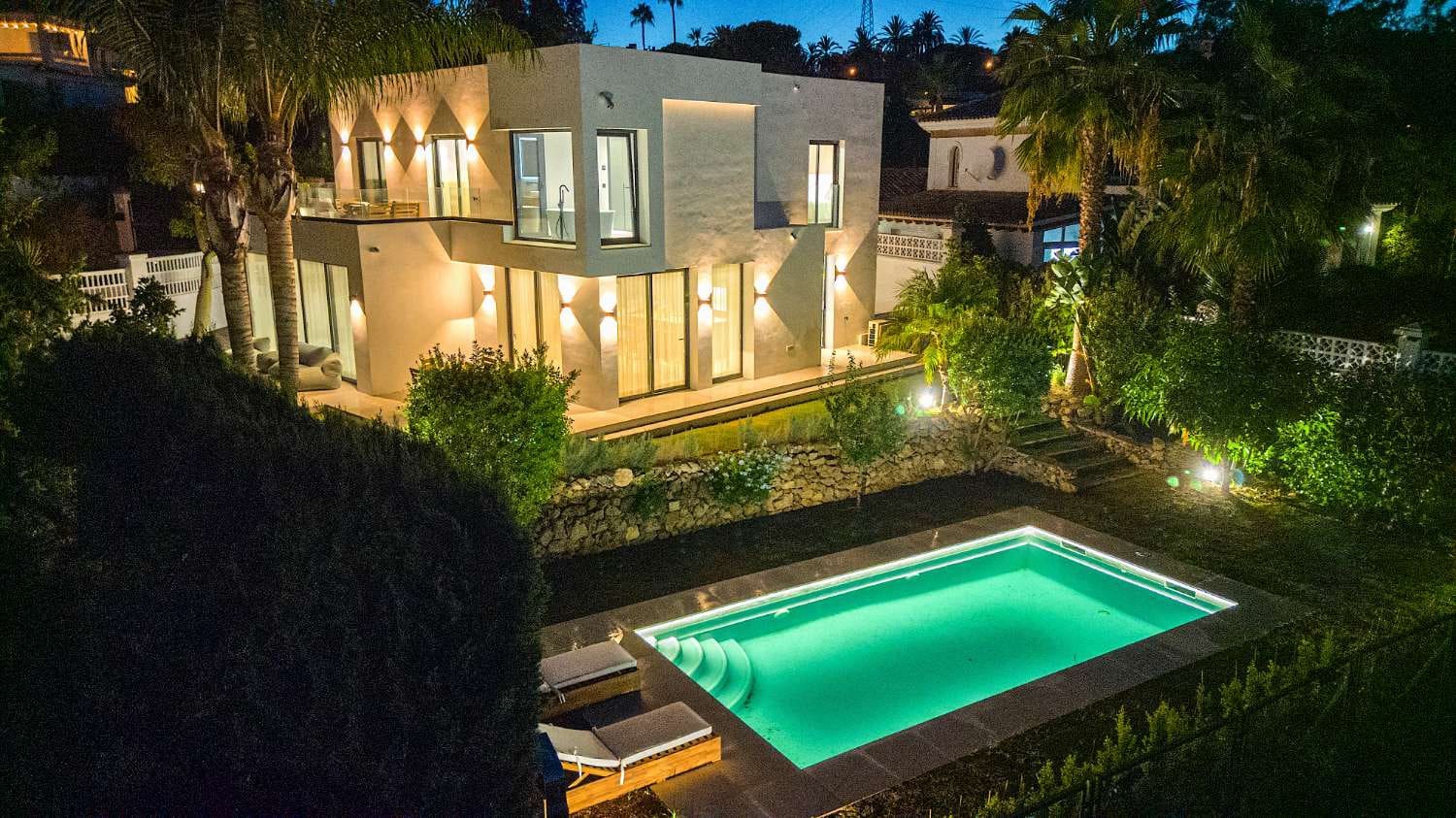 Chalet de 5 habitaciones en Marbella en venta con piscina - 3.150.000 € (Ref: 8914731)