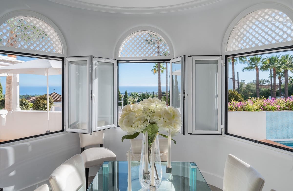 Apartamento de 2 habitaciones en Marbella en venta con piscina - 995.000 € (Ref: 9012239)