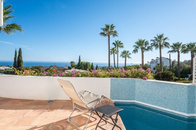 2 bedroom Apartment for sale in Marbella with pool - € 995,000 (Ref: 9012239)
