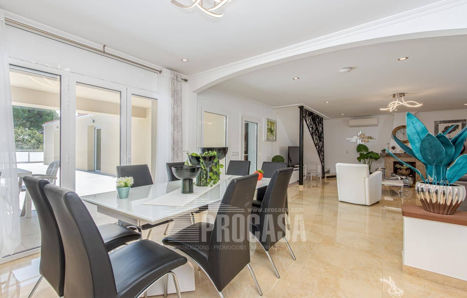 6 chambre Villa/Maison à vendre à Empuriabrava avec piscine garage - 1 990 000 € (Ref: 6325636)