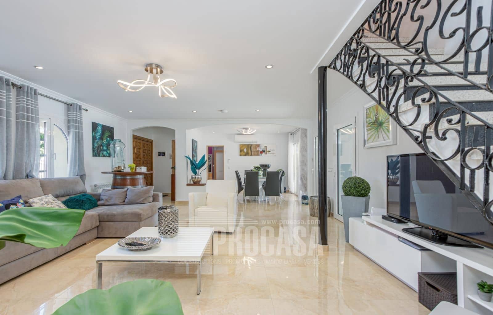 6 chambre Villa/Maison à vendre à Empuriabrava avec piscine garage - 1 990 000 € (Ref: 6325636)