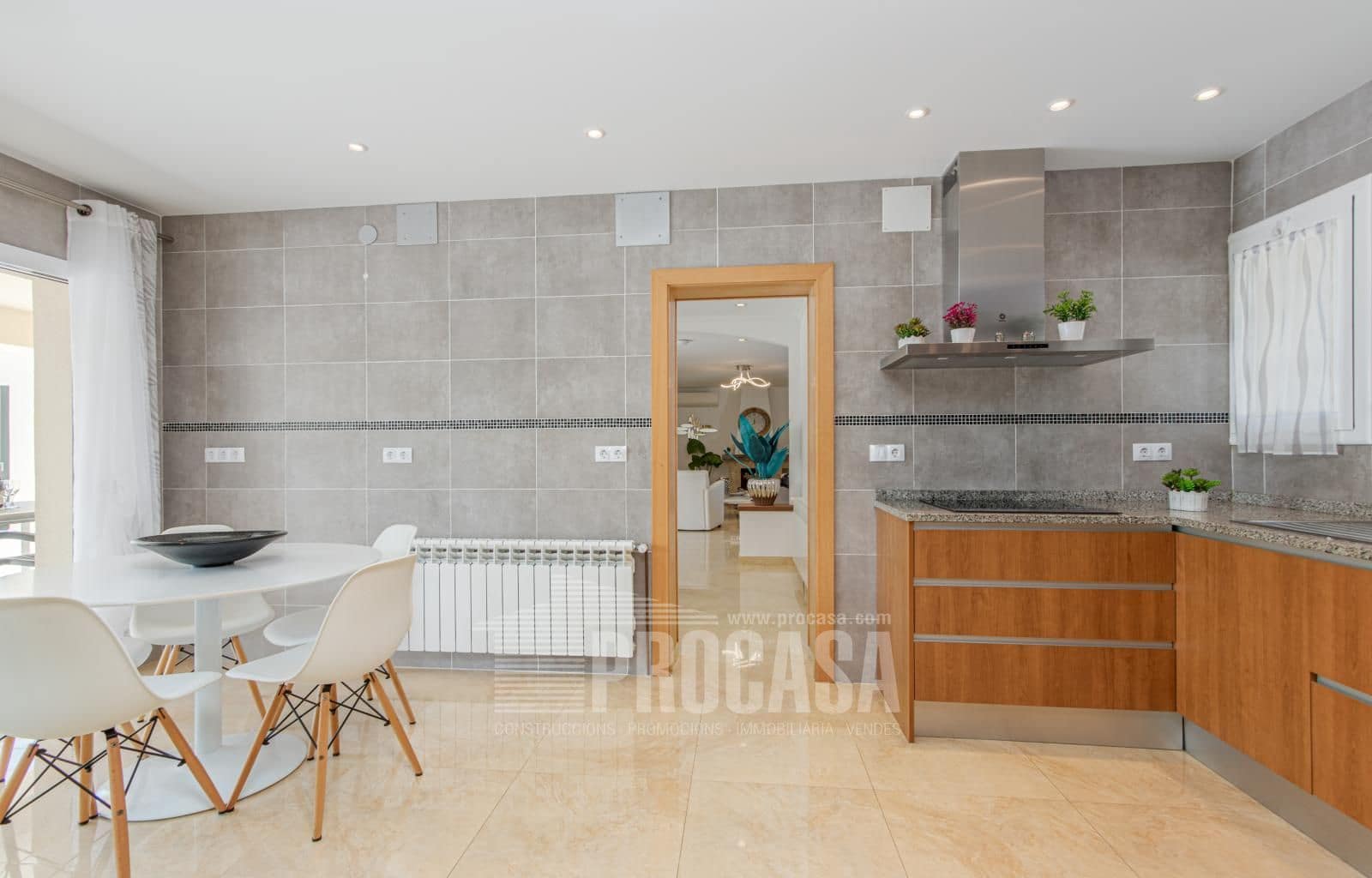 6 chambre Villa/Maison à vendre à Empuriabrava avec piscine garage - 1 990 000 € (Ref: 6325636)