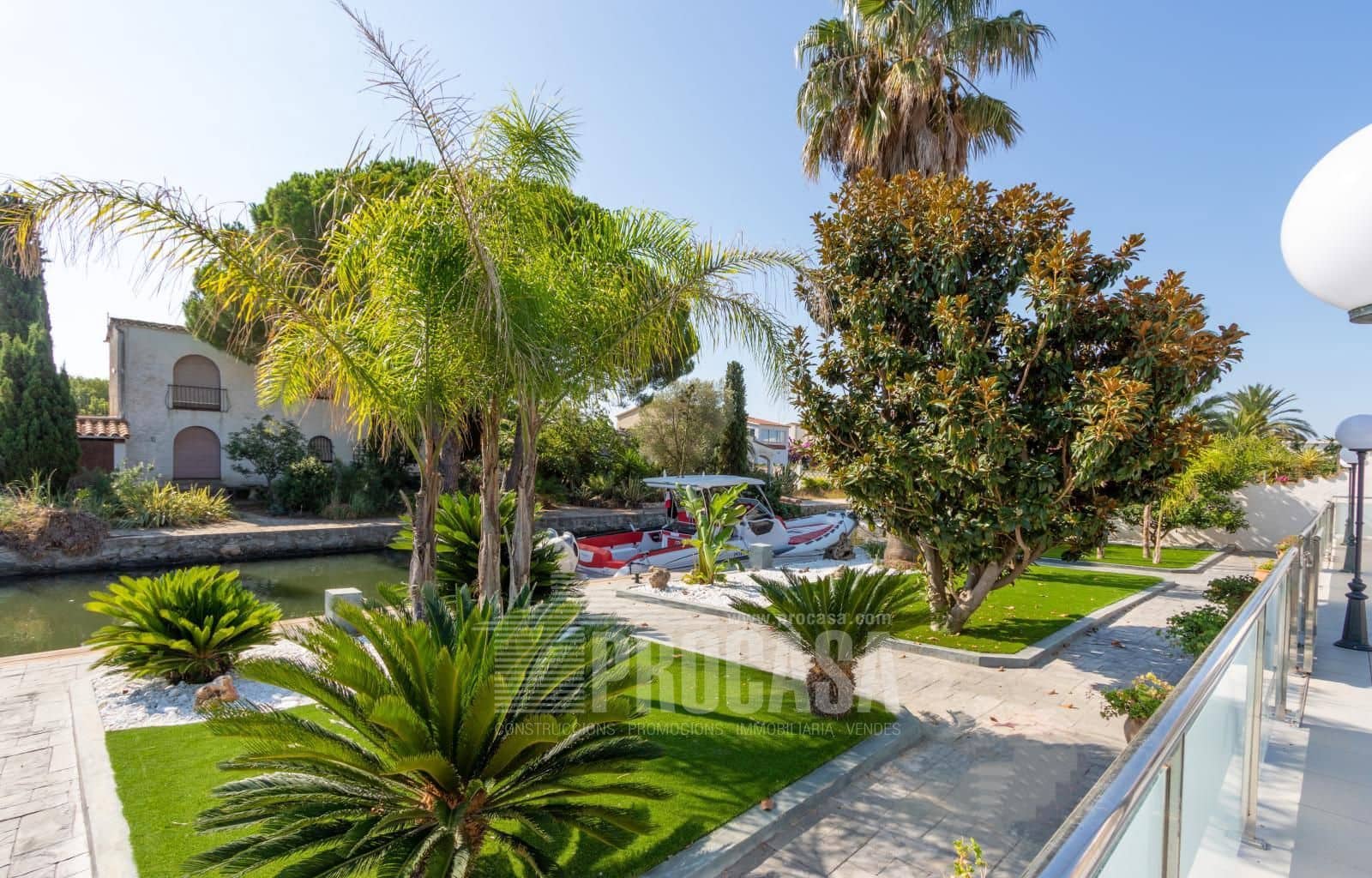 6 chambre Villa/Maison à vendre à Empuriabrava avec piscine garage - 1 990 000 € (Ref: 6325636)