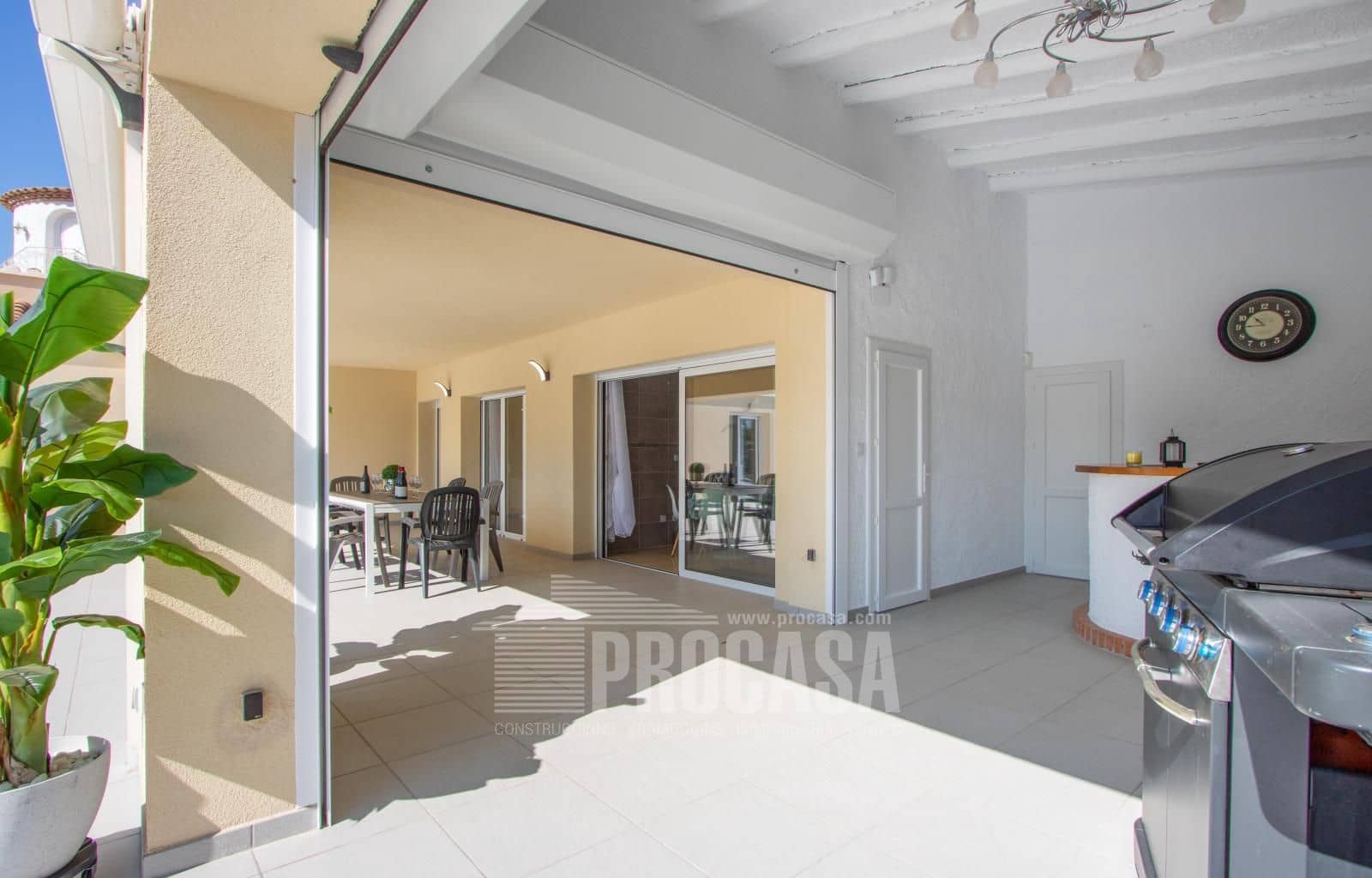 6 chambre Villa/Maison à vendre à Empuriabrava avec piscine garage - 1 990 000 € (Ref: 6325636)
