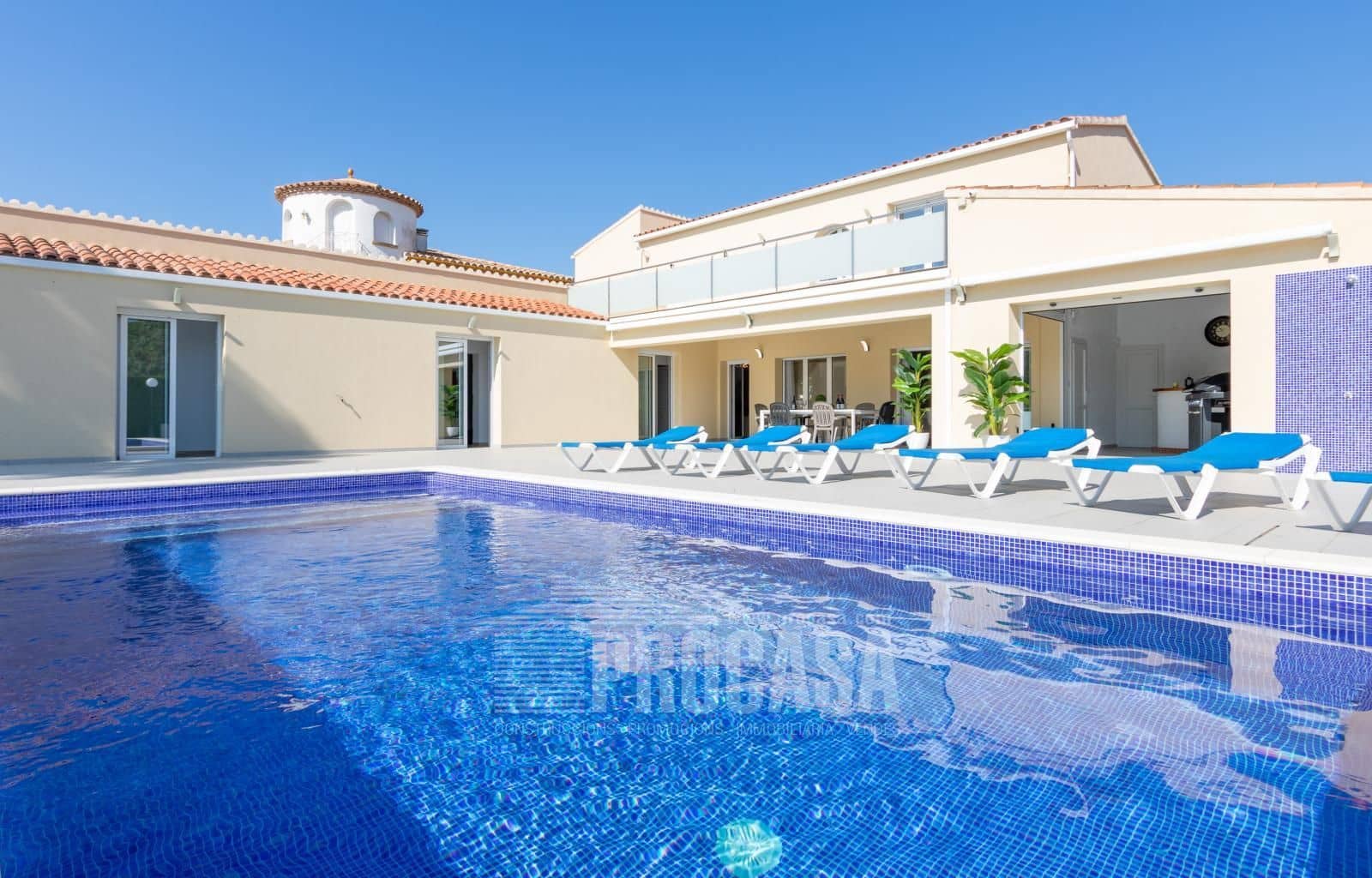 6 chambre Villa/Maison à vendre à Empuriabrava avec piscine garage - 1 990 000 € (Ref: 6325636)