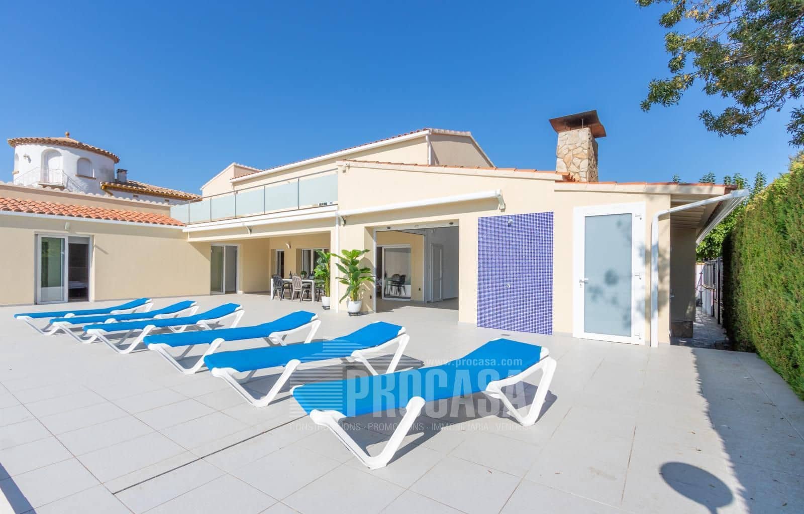 6 chambre Villa/Maison à vendre à Empuriabrava avec piscine garage - 1 990 000 € (Ref: 6325636)