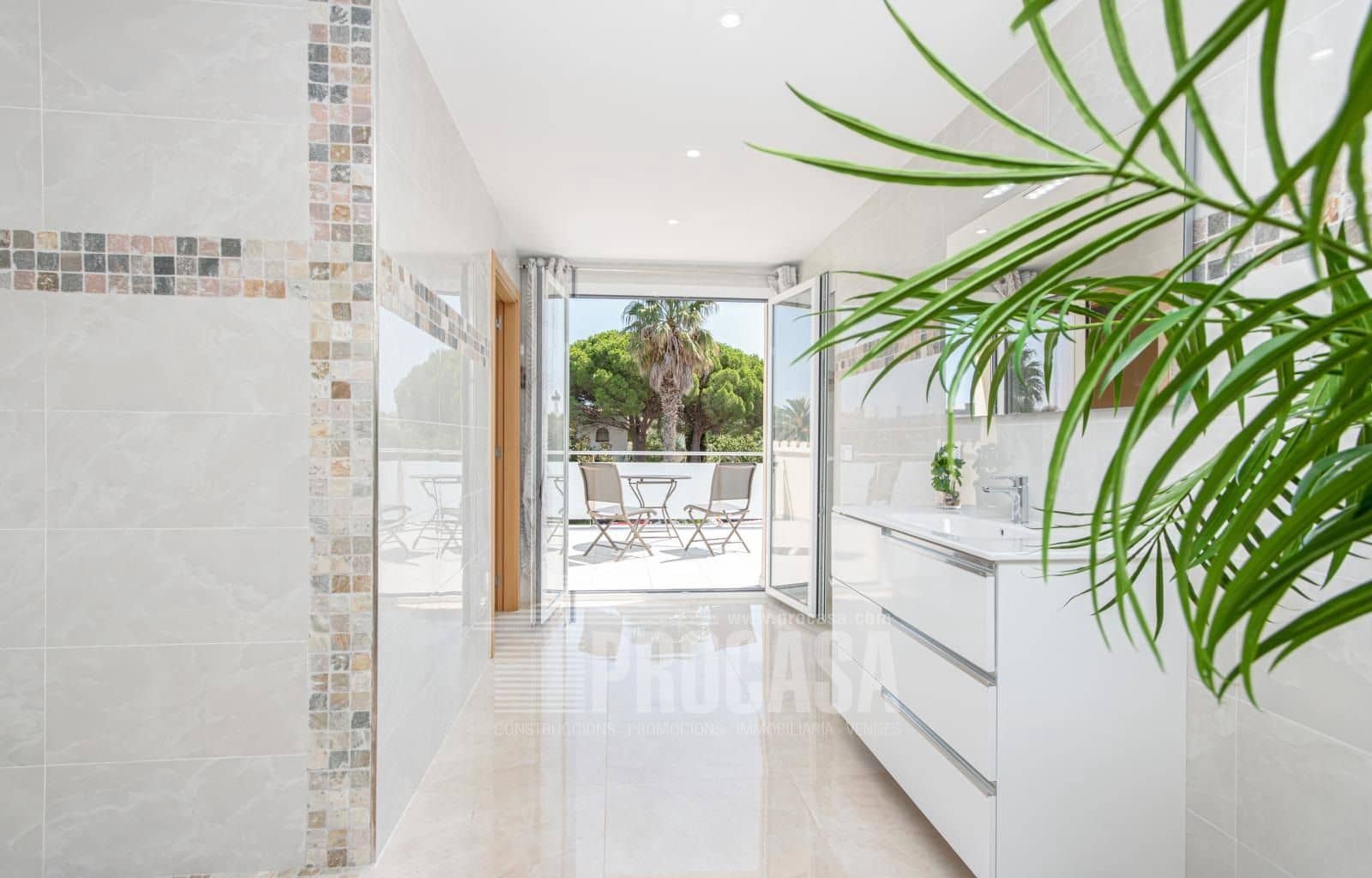 6 chambre Villa/Maison à vendre à Empuriabrava avec piscine garage - 1 990 000 € (Ref: 6325636)