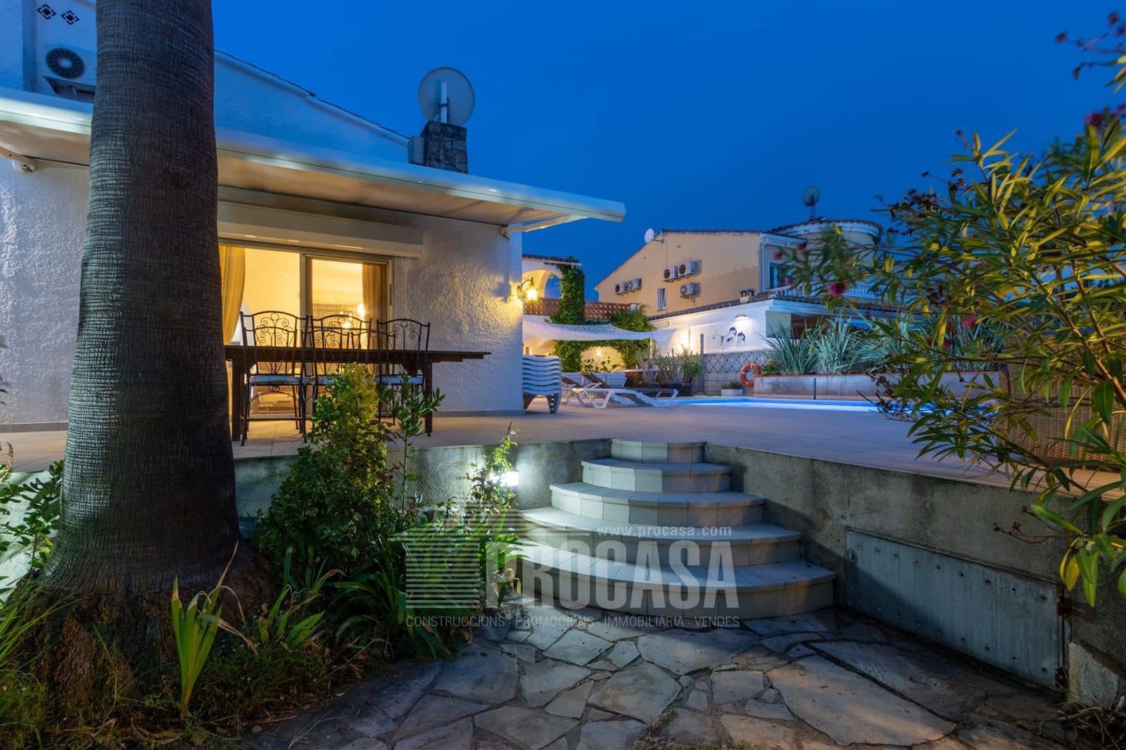 8 makuuhuone Huvila myytävänä paikassa Empuriabrava mukana uima-altaan - 1 380 000 € (Ref: 7080627)