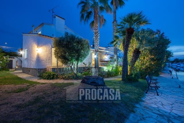 8 slaapkamer Villa te koop in Empuriabrava, Castelló d'Empúries met zwembad - € 1.380.000 (Ref: 7080627)