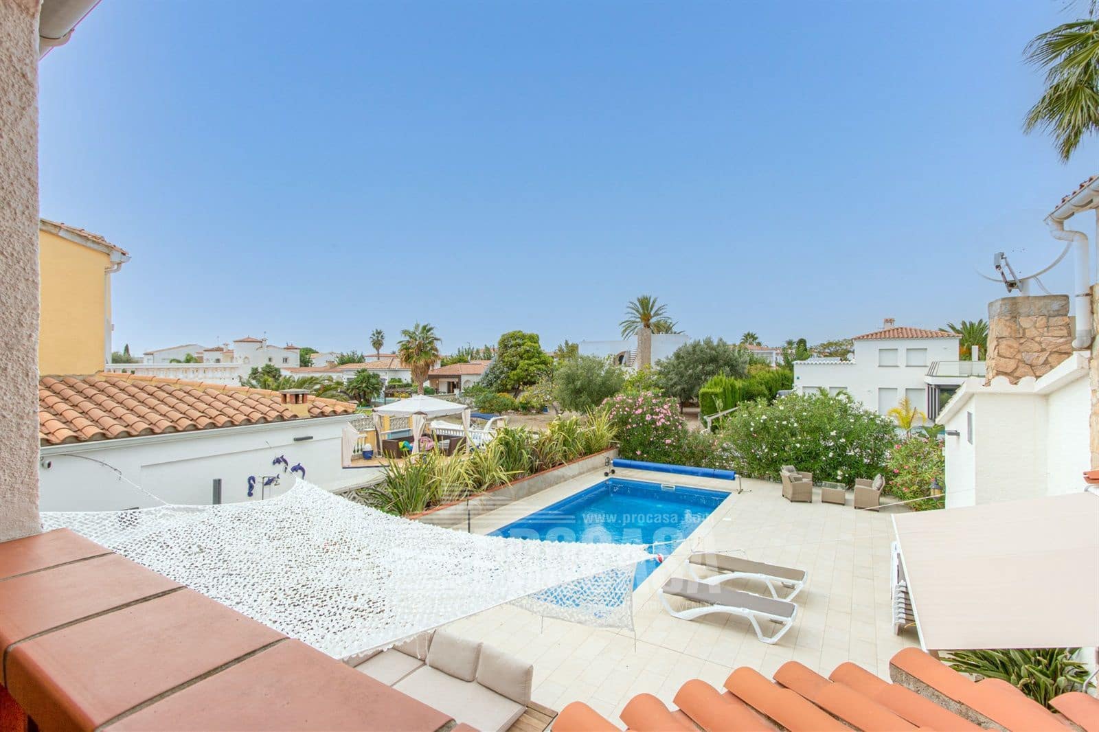 8 makuuhuone Huvila myytävänä paikassa Empuriabrava mukana uima-altaan - 1 380 000 € (Ref: 7080627)