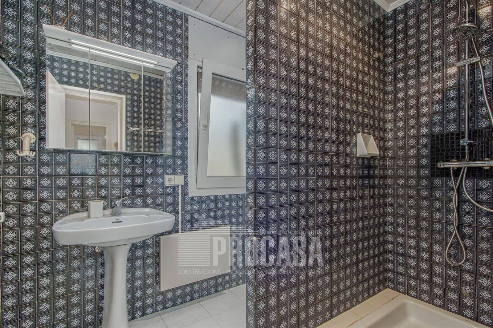 8 makuuhuone Huvila myytävänä paikassa Empuriabrava mukana uima-altaan - 1 380 000 € (Ref: 7080627)