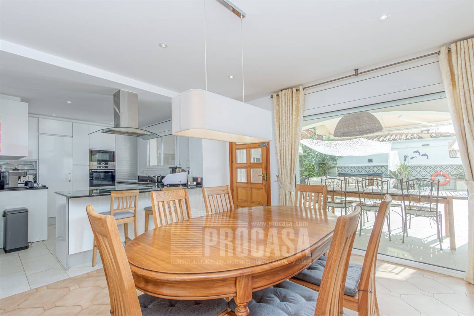 8 makuuhuone Huvila myytävänä paikassa Empuriabrava mukana uima-altaan - 1 380 000 € (Ref: 7080627)