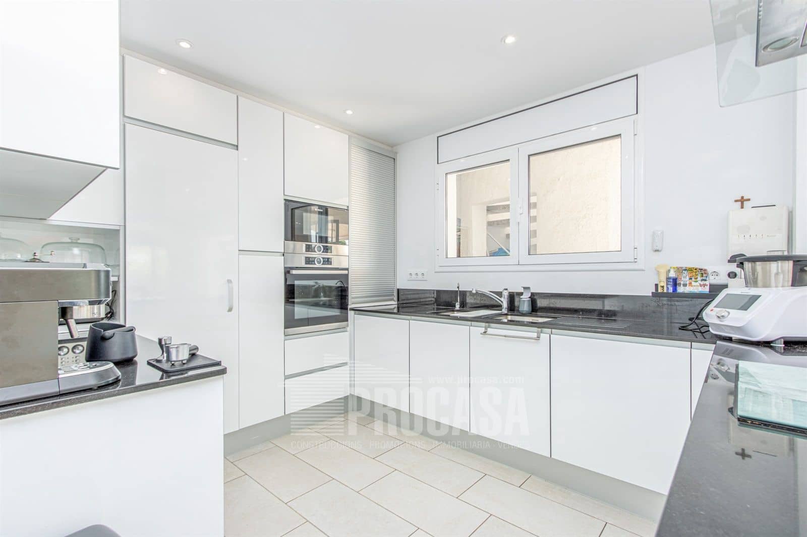 8 makuuhuone Huvila myytävänä paikassa Empuriabrava mukana uima-altaan - 1 380 000 € (Ref: 7080627)