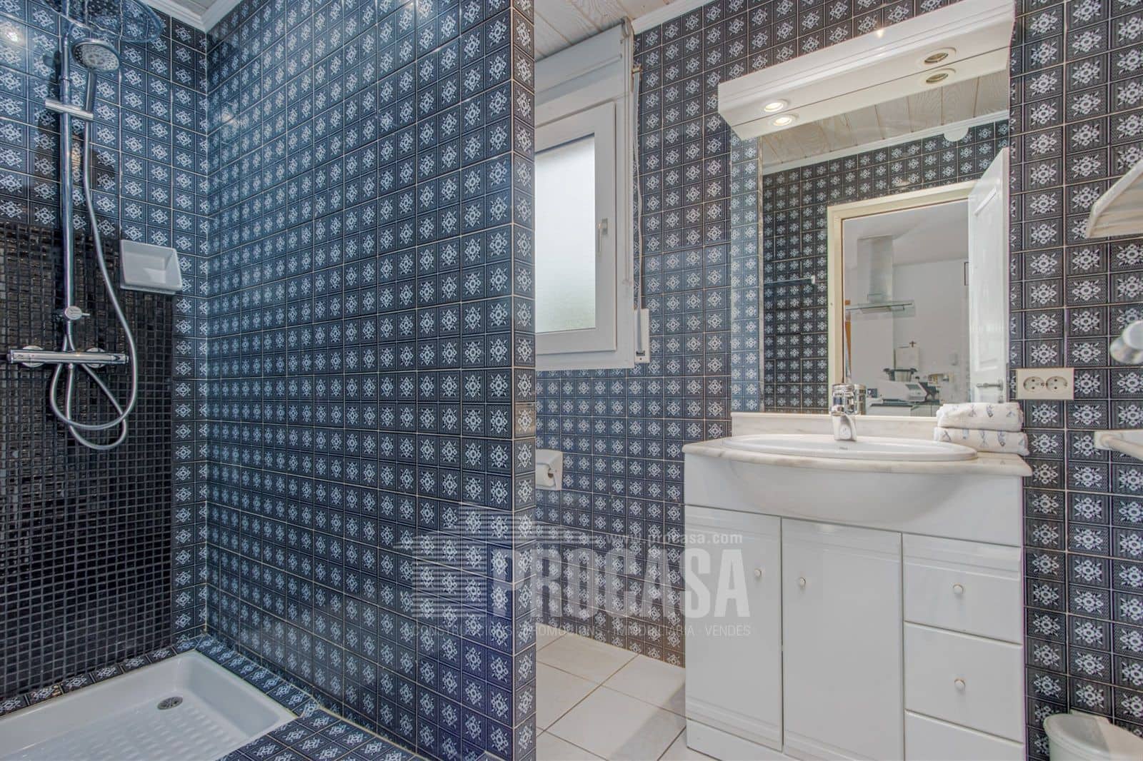 8 makuuhuone Huvila myytävänä paikassa Empuriabrava mukana uima-altaan - 1 380 000 € (Ref: 7080627)