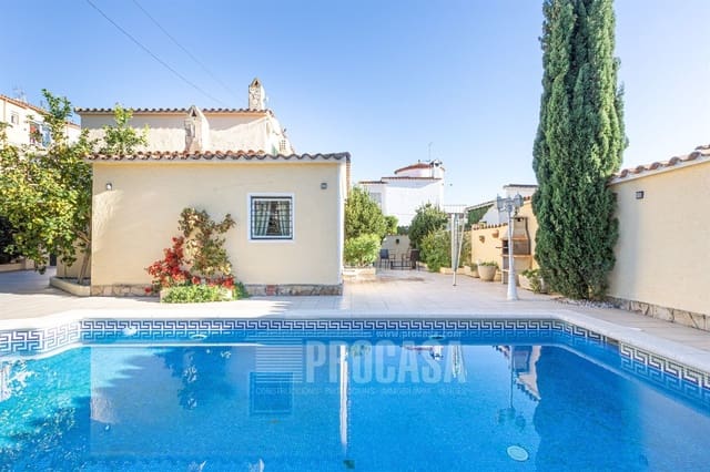 4 slaapkamer Villa te koop in Empuriabrava, Castelló d'Empúries met zwembad - € 430.000 (Ref: 7255142)