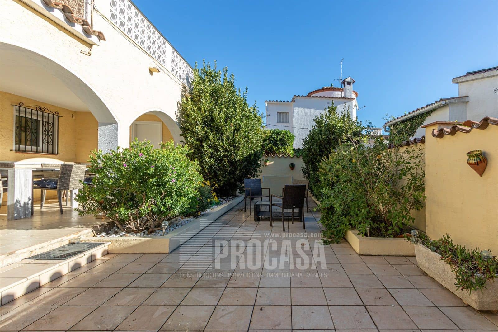 4 slaapkamer Villa te koop in Empuriabrava met zwembad - € 430.000 (Ref: 7255142)