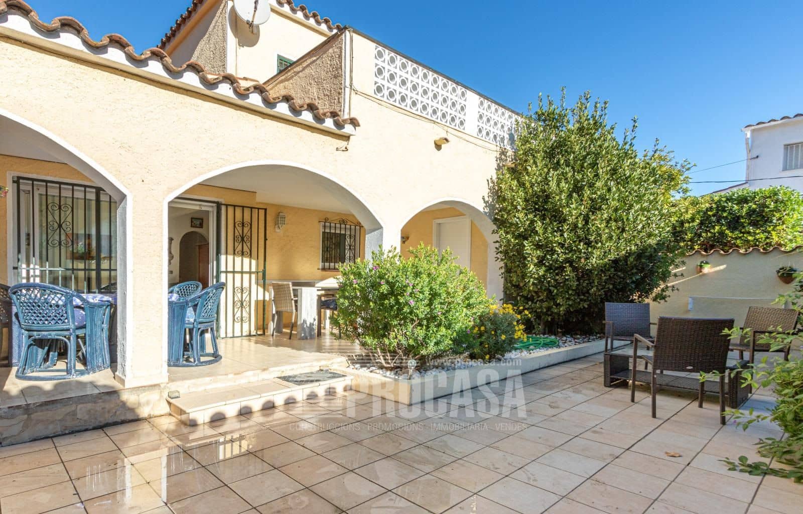 4 slaapkamer Villa te koop in Empuriabrava met zwembad - € 430.000 (Ref: 7255142)
