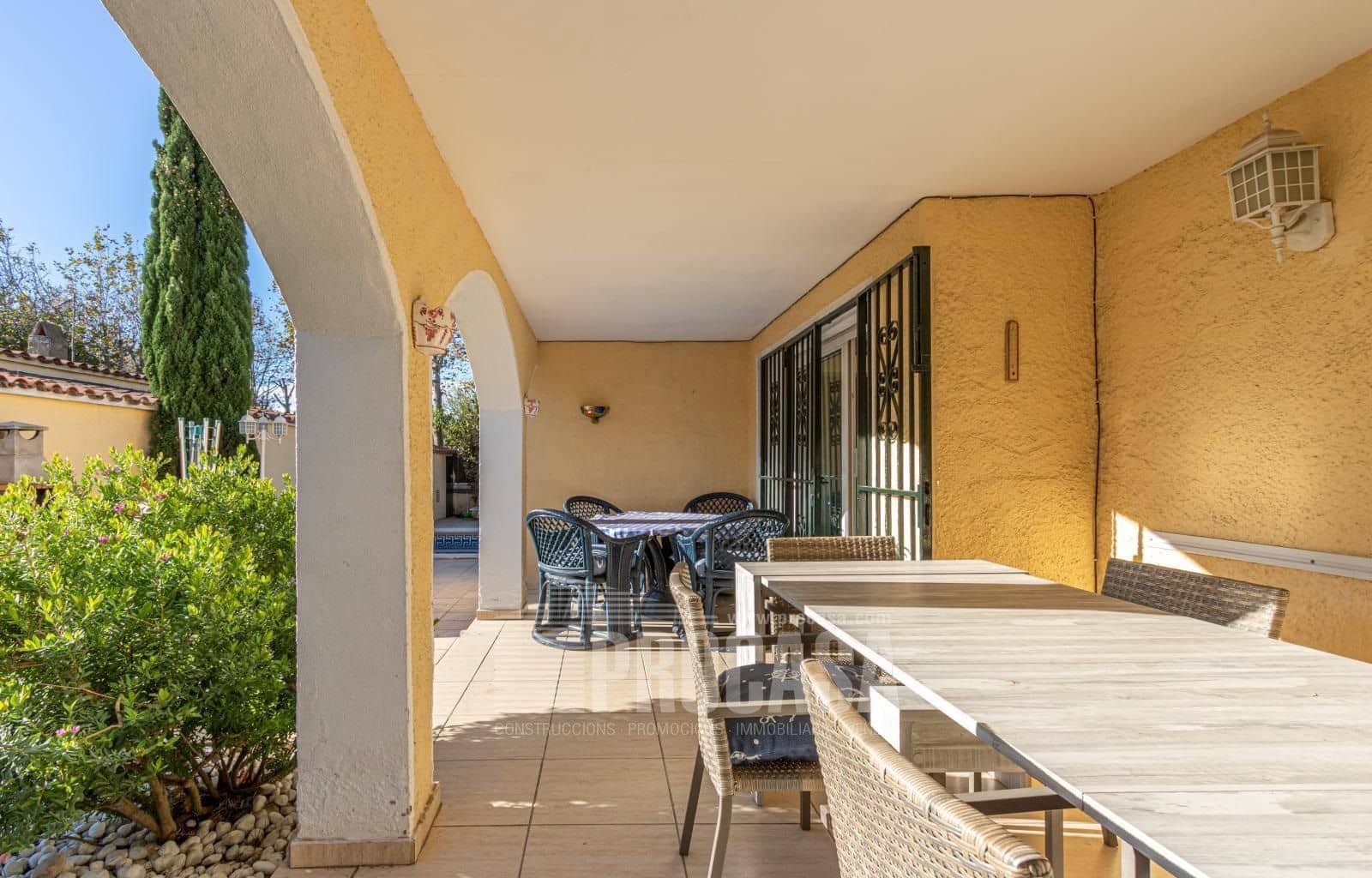 4 slaapkamer Villa te koop in Empuriabrava met zwembad - € 430.000 (Ref: 7255142)