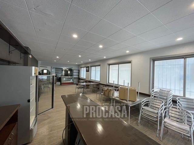 Erhverv til salg i Empuriabrava, Castelló d'Empúries - € 210.000 (Ref: 7329251)