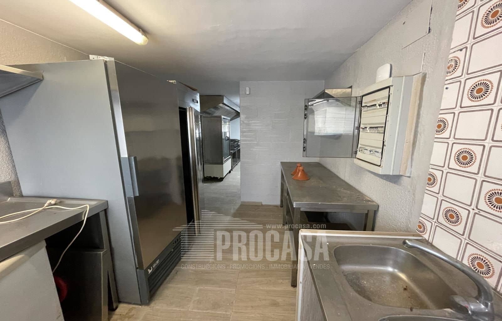 Erhverv til salg i Empuriabrava - € 210.000 (Ref: 7329251)