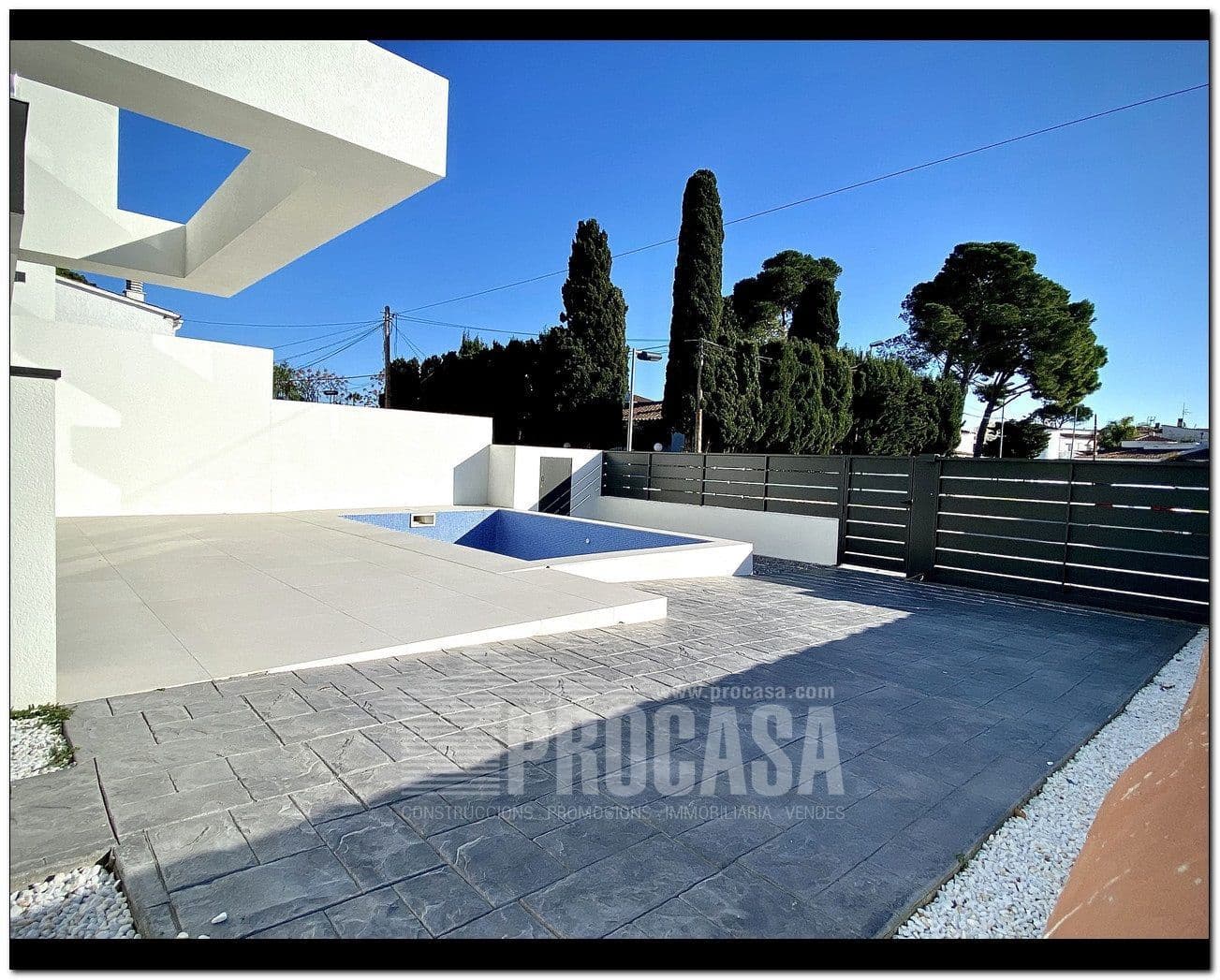 4 slaapkamer Villa te koop in Empuriabrava met zwembad garage - € 659.000 (Ref: 7401760)