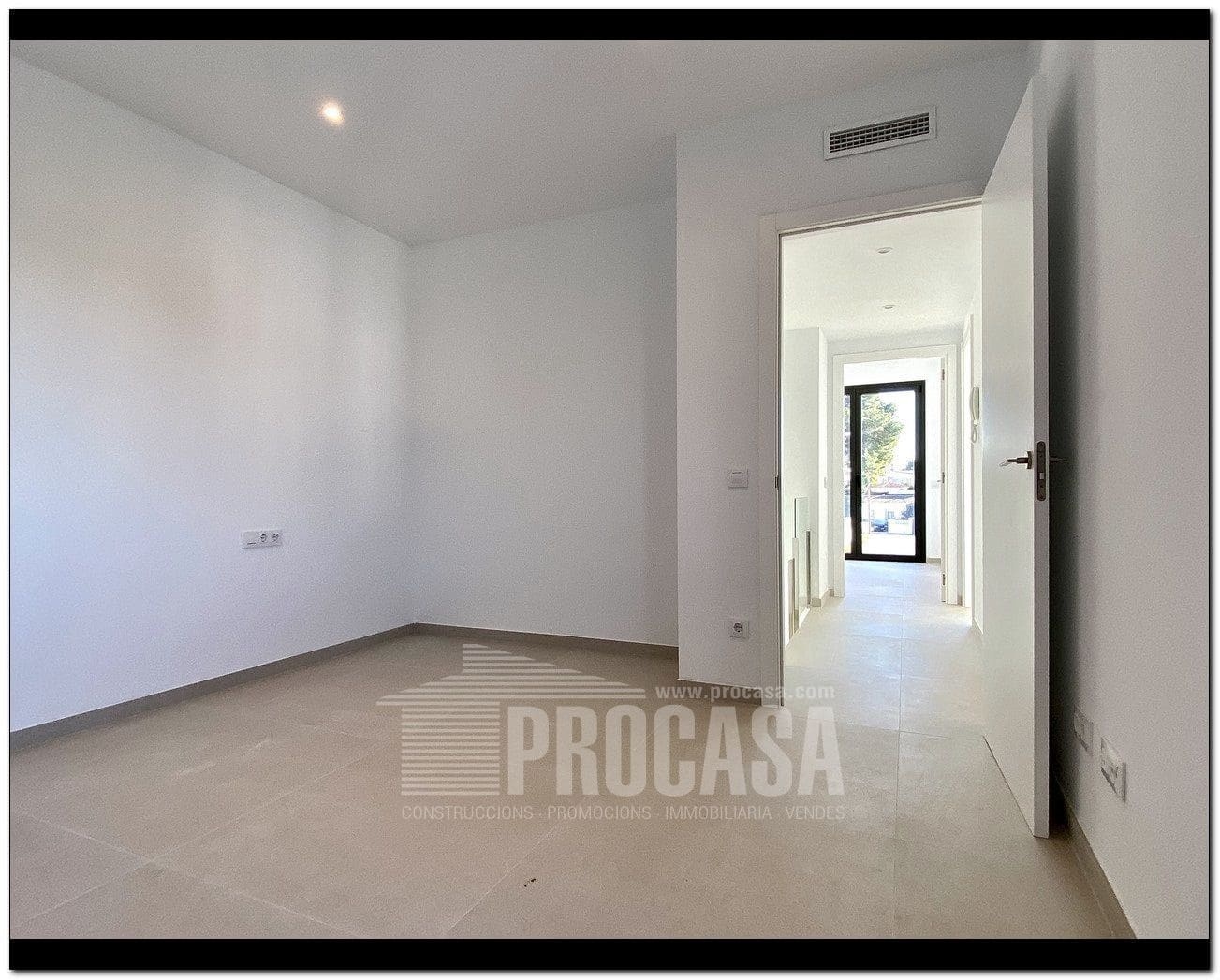 4 slaapkamer Villa te koop in Empuriabrava met zwembad garage - € 659.000 (Ref: 7401760)