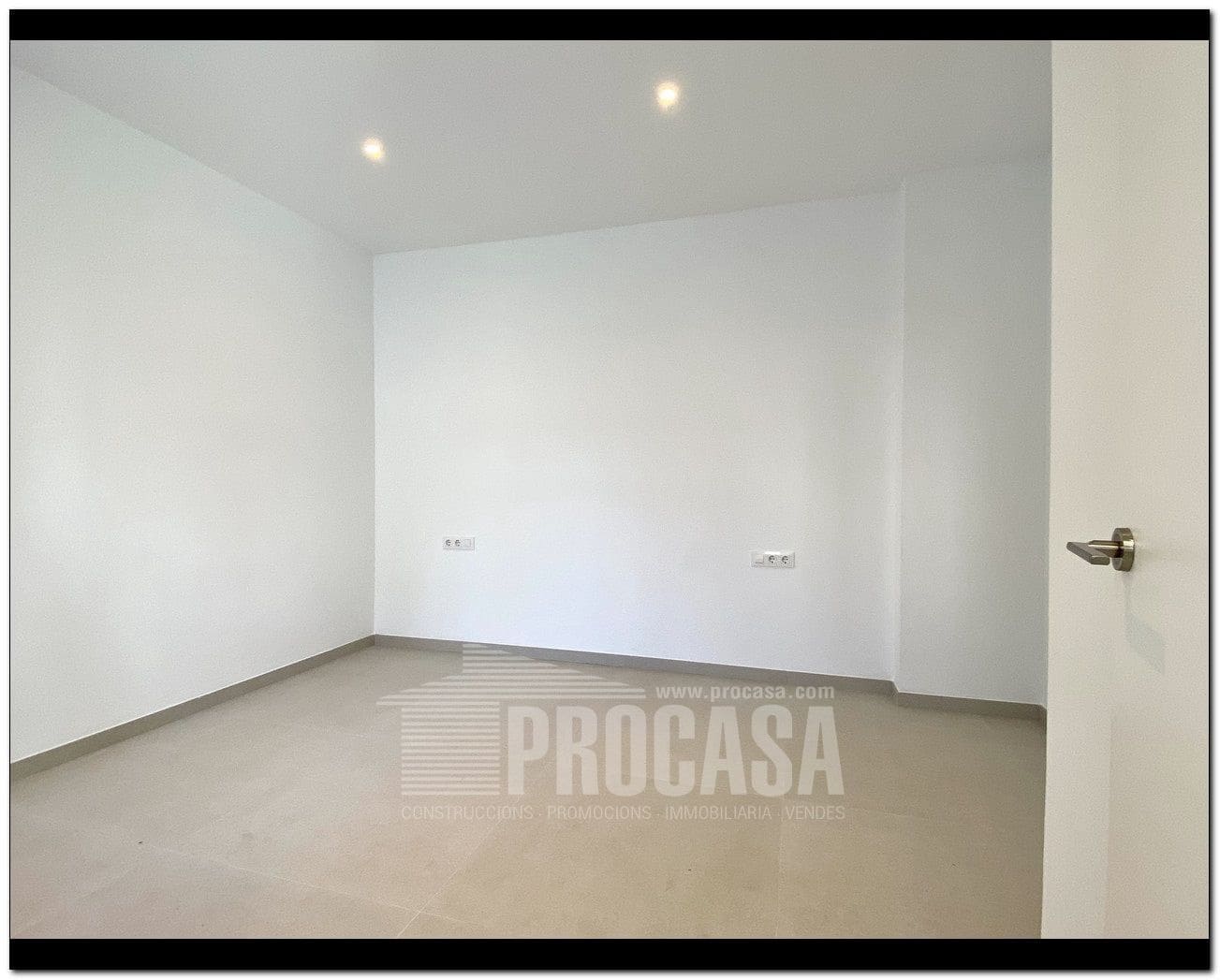 4 slaapkamer Villa te koop in Empuriabrava met zwembad garage - € 659.000 (Ref: 7401760)