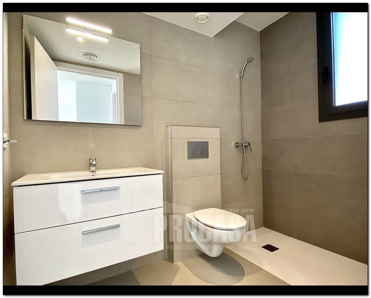 4 slaapkamer Villa te koop in Empuriabrava met zwembad garage - € 659.000 (Ref: 7401760)