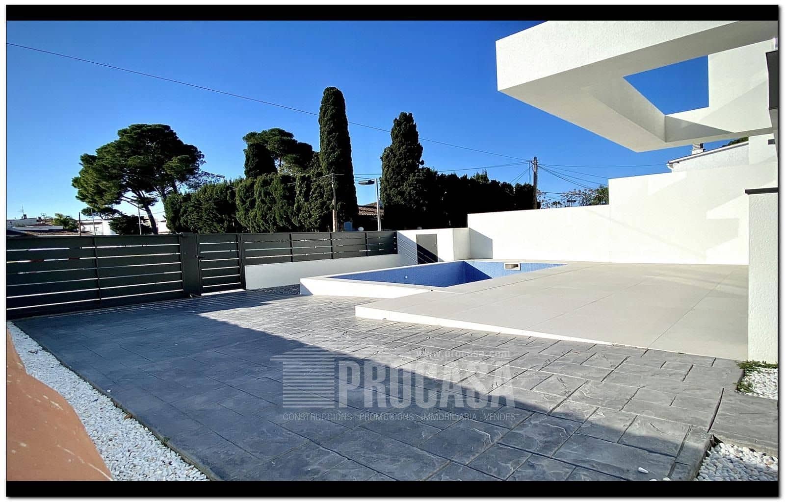 3 chambre Villa/Maison à vendre à Empuriabrava avec piscine garage - 659 000 € (Ref: 7401761)