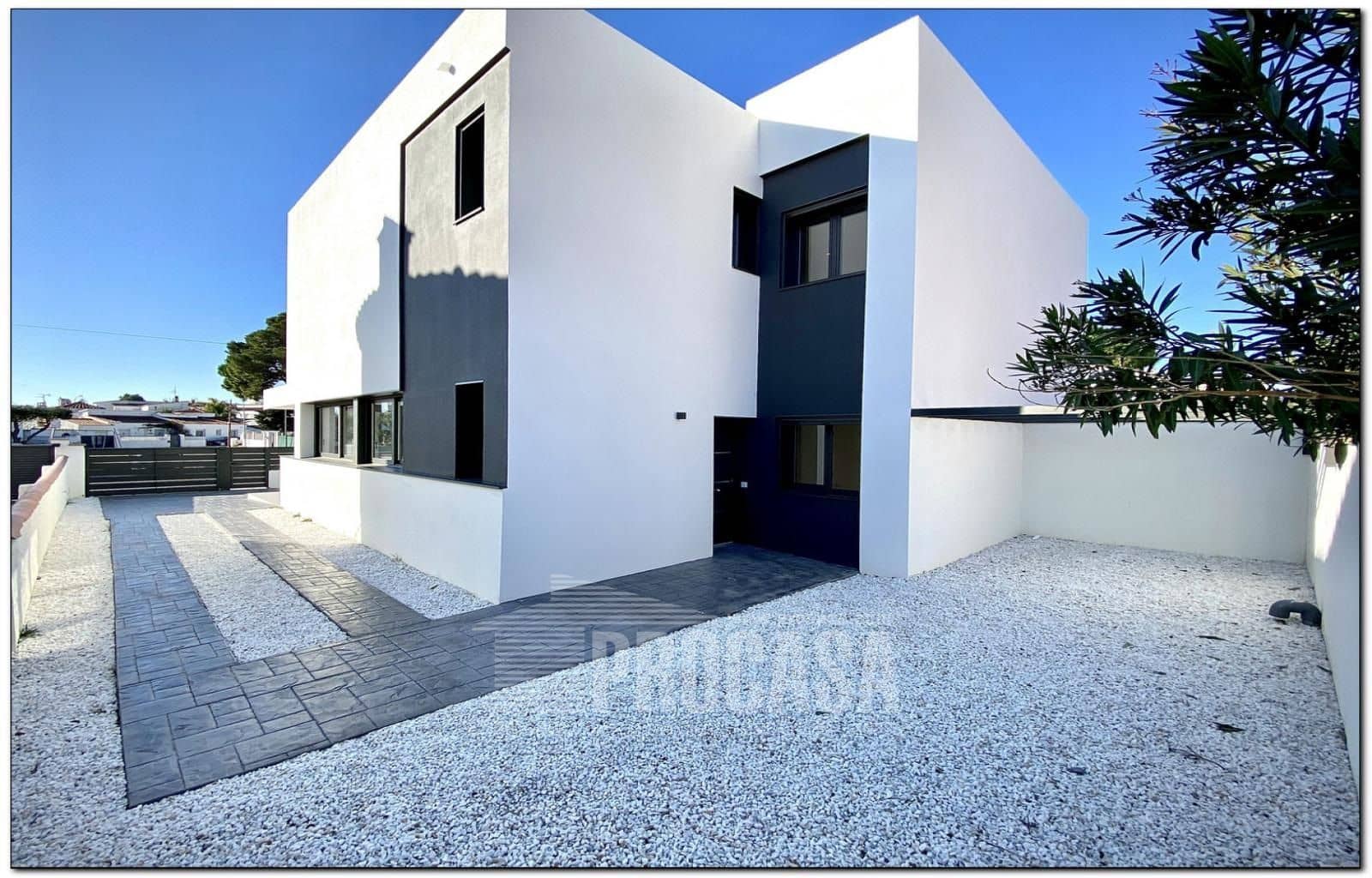 3 chambre Villa/Maison à vendre à Empuriabrava avec piscine garage - 659 000 € (Ref: 7401761)