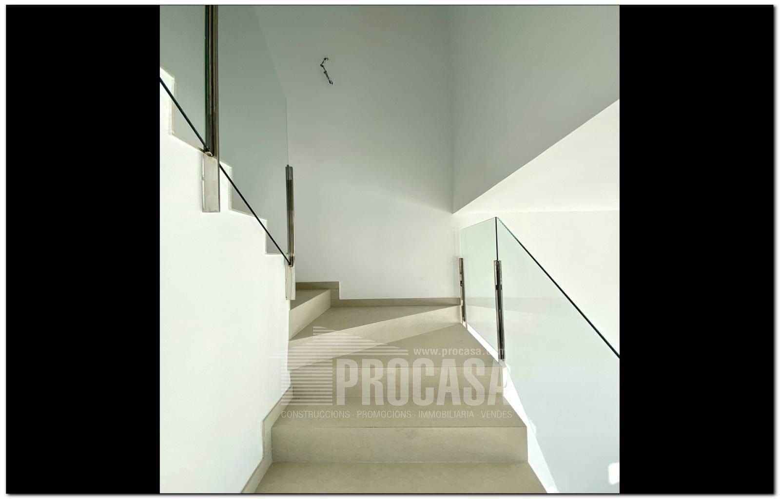 3 chambre Villa/Maison à vendre à Empuriabrava avec piscine garage - 659 000 € (Ref: 7401761)