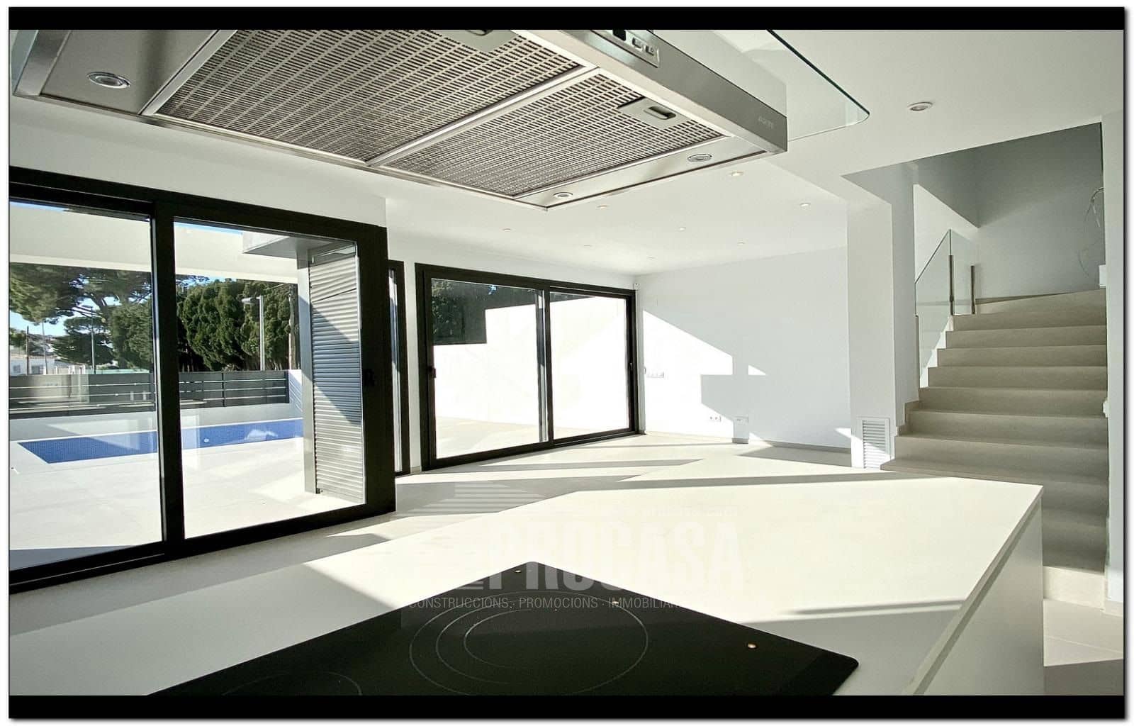 3 chambre Villa/Maison à vendre à Empuriabrava avec piscine garage - 659 000 € (Ref: 7401761)