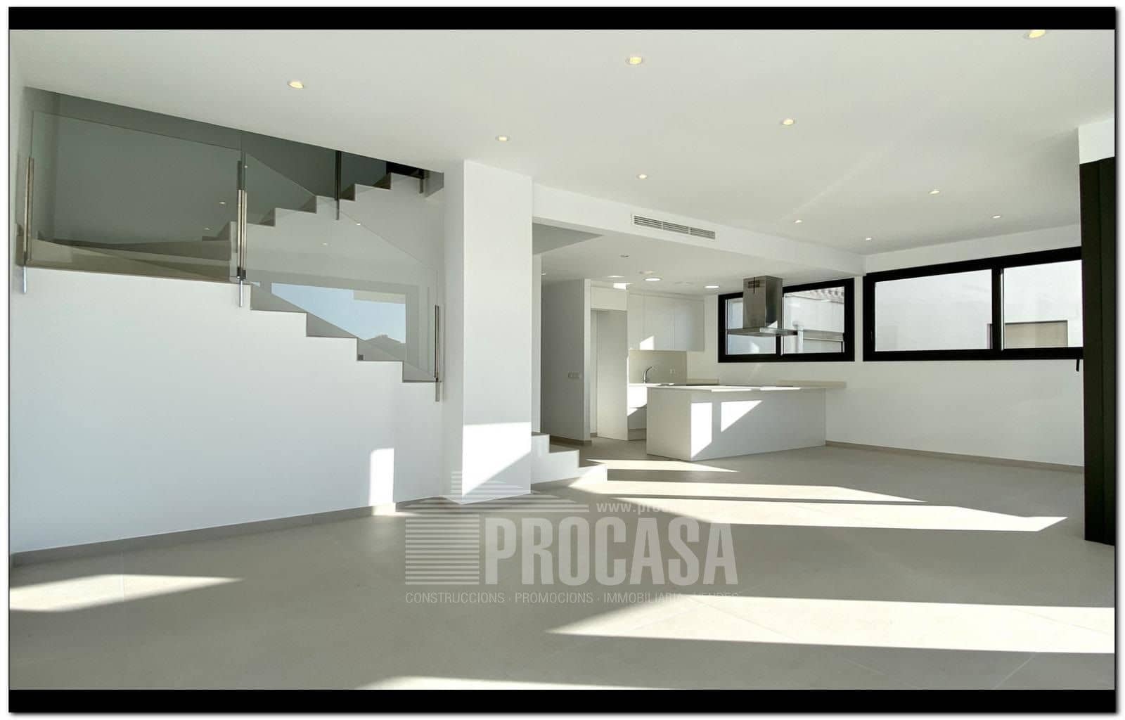 3 chambre Villa/Maison à vendre à Empuriabrava avec piscine garage - 659 000 € (Ref: 7401761)