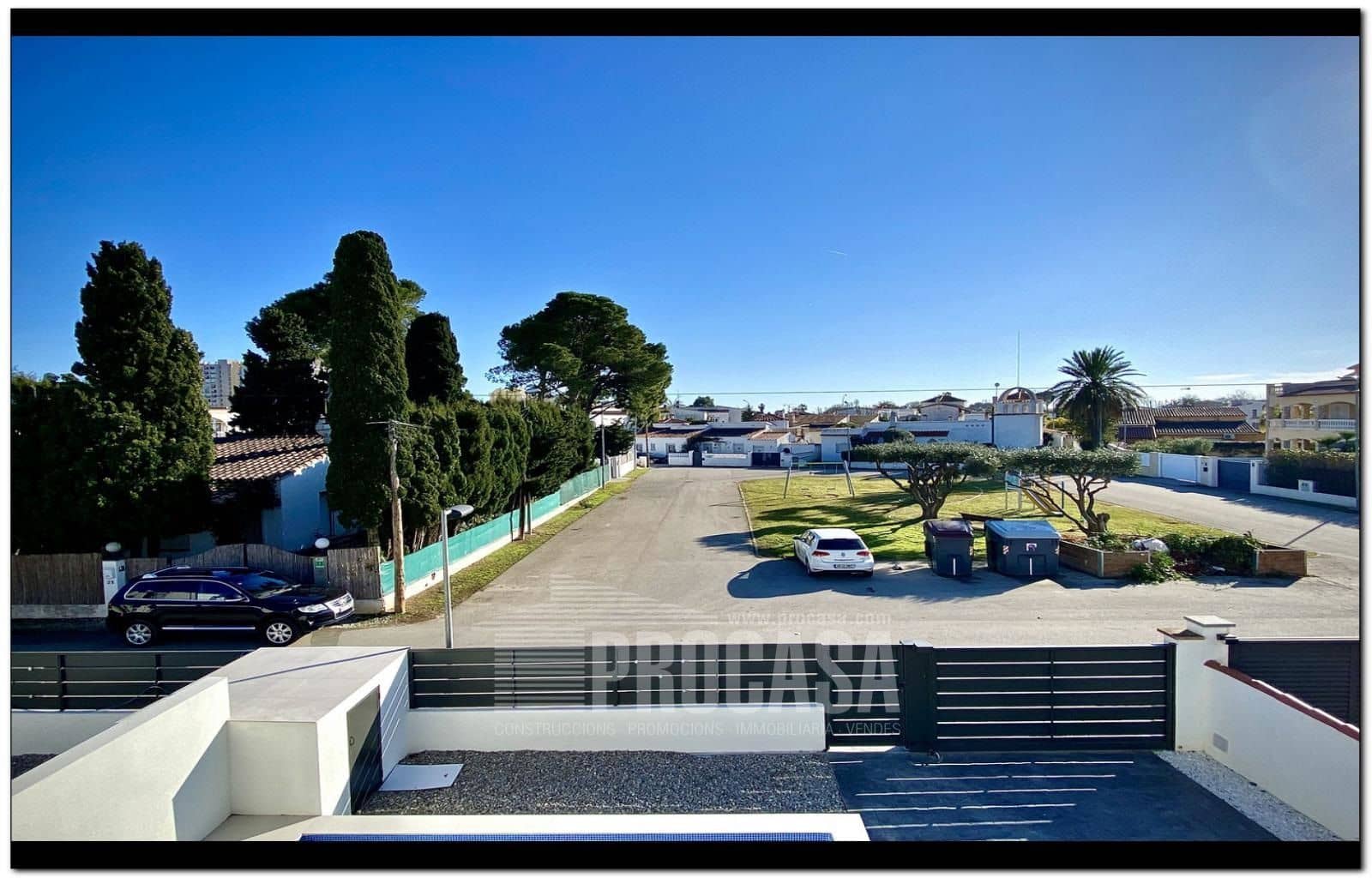 3 chambre Villa/Maison à vendre à Empuriabrava avec piscine garage - 659 000 € (Ref: 7401761)