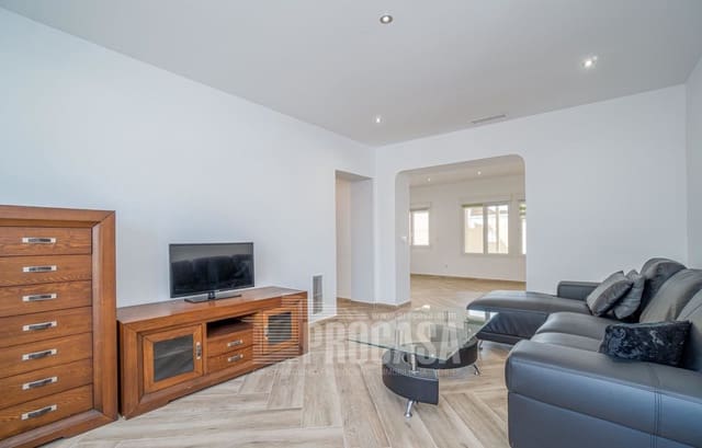 6 slaapkamer Villa te koop in Castelló d'Empúries met garage - € 525.000 (Ref: 7622555)