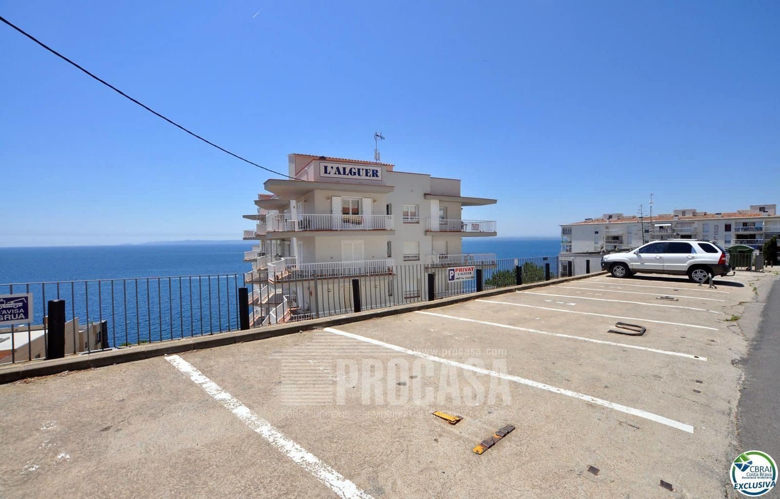 2 bedroom Flat for sale in Roses with garage - € 385,000 (Ref: 7753572)
