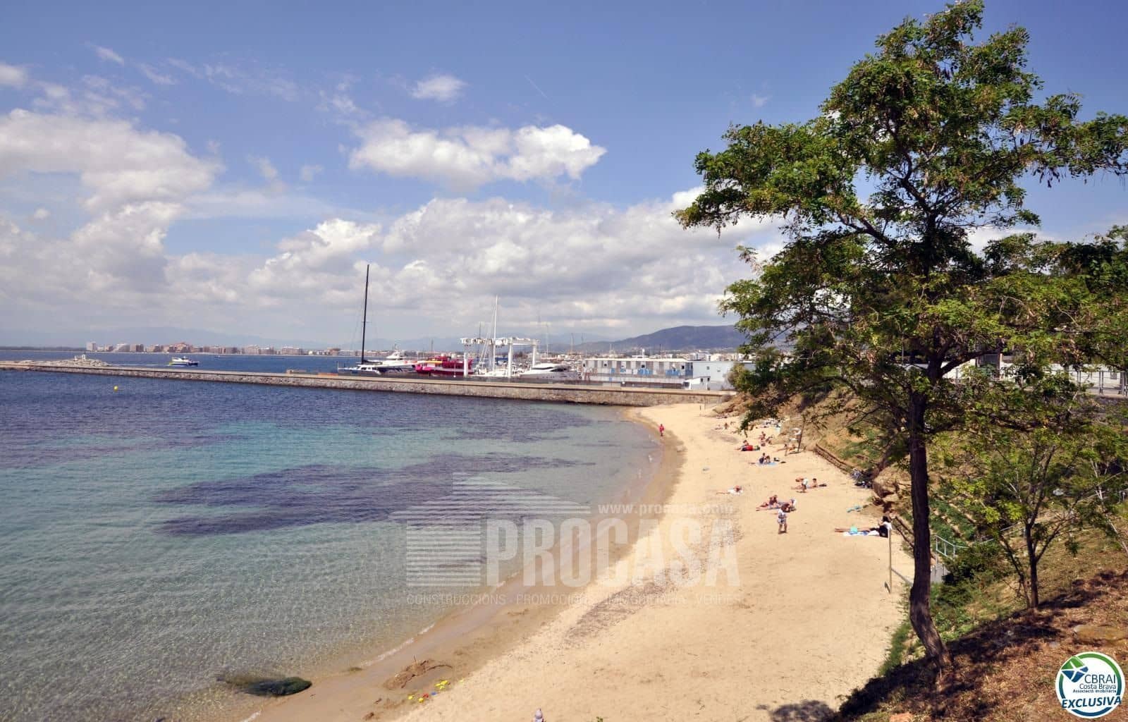 2 bedroom Flat for sale in Roses with garage - € 385,000 (Ref: 7753572)