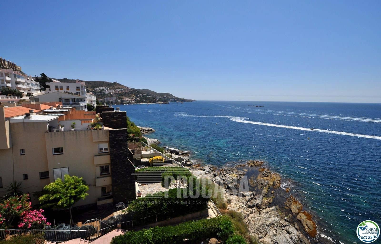 2 bedroom Flat for sale in Roses with garage - € 385,000 (Ref: 7753572)