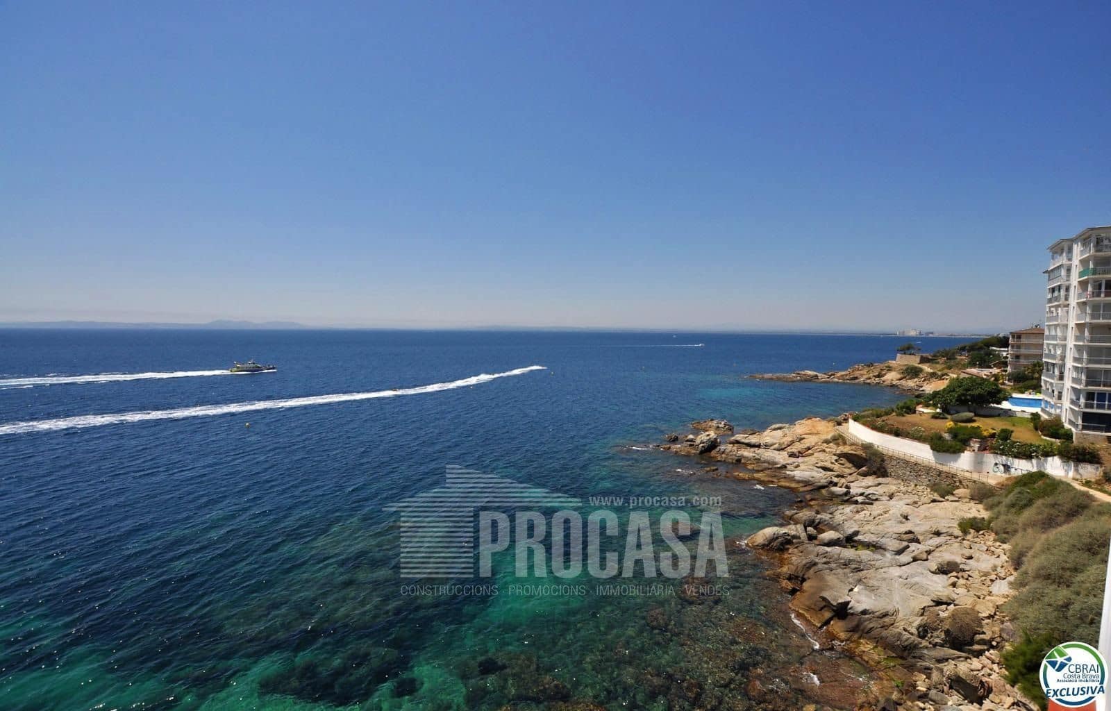 2 bedroom Flat for sale in Roses with garage - € 385,000 (Ref: 7753572)