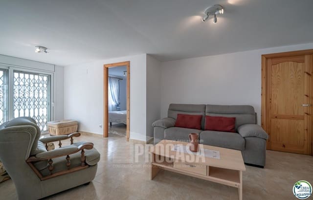 4 slaapkamer Flat te koop in Roses - € 249.000 (Ref: 7898427)