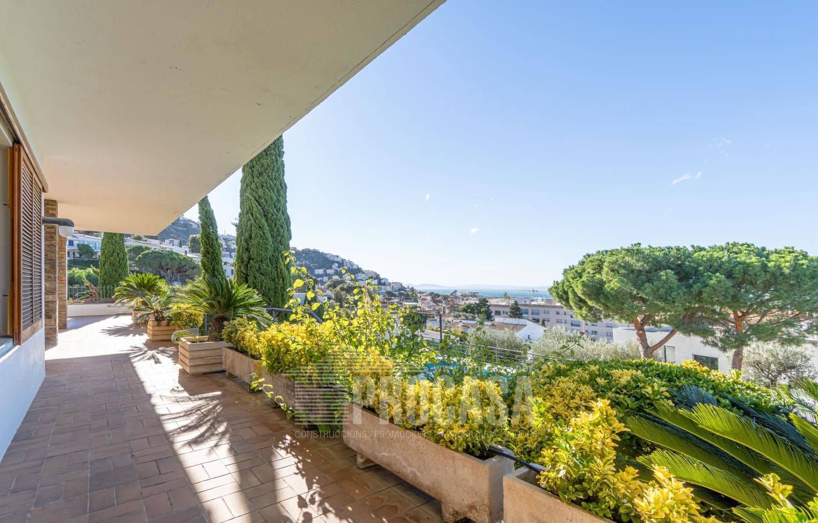 7 bedroom Villa for sale in Roses with pool garage - € 2,500,000 (Ref: 7952334)