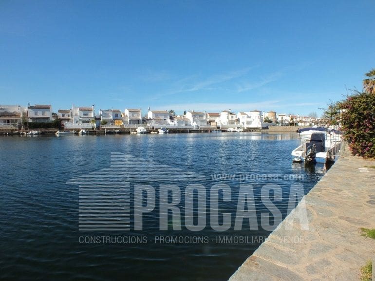 Kommersiell til salgs i Empuriabrava - € 480 000 (Ref: 7955317)