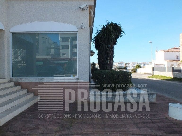 Kommersiell til salgs i Empuriabrava - € 480 000 (Ref: 7955317)
