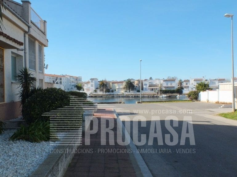 Kommersiell til salgs i Empuriabrava - € 480 000 (Ref: 7955317)