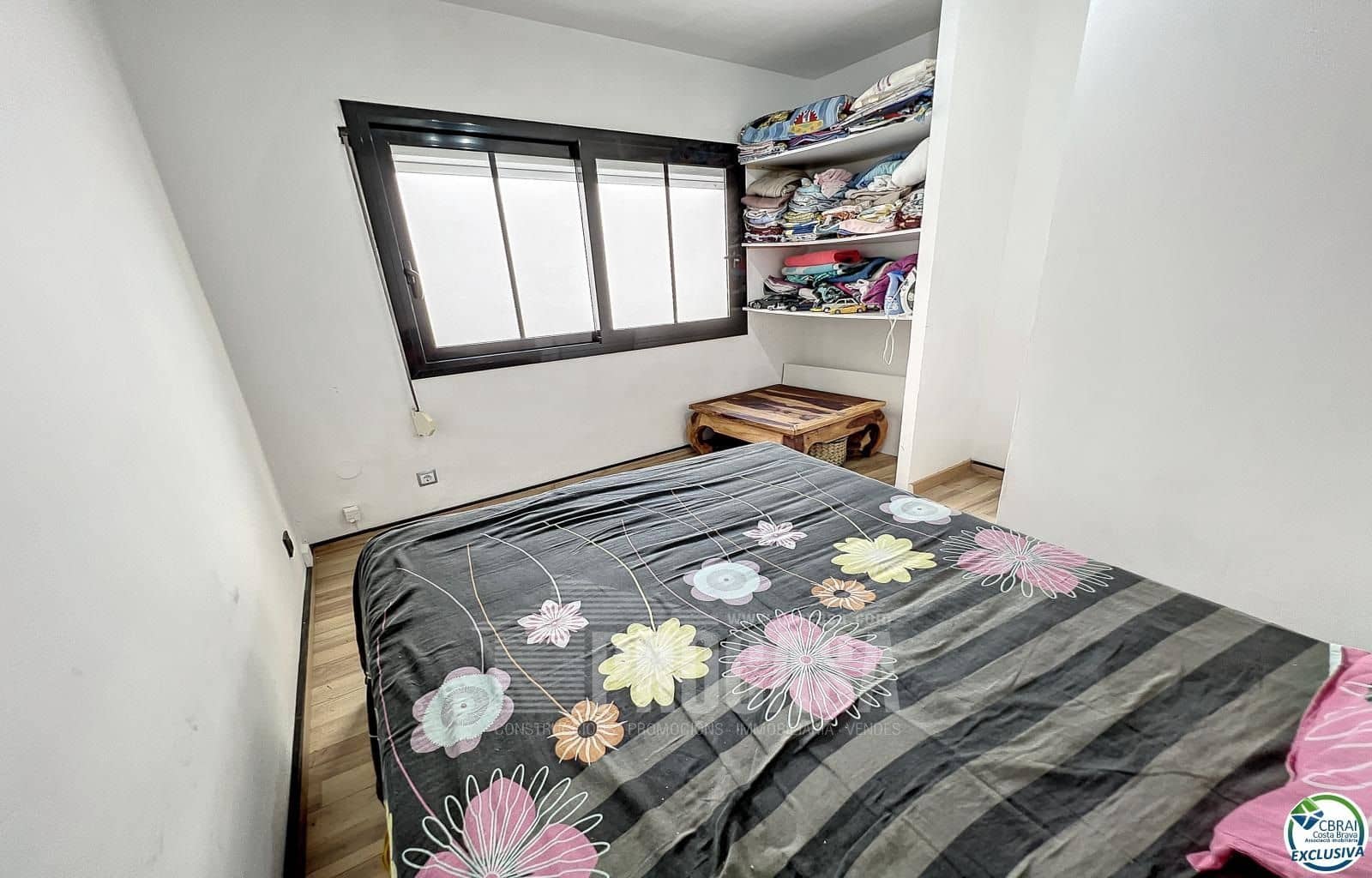 6 bedroom Flat for sale in Roses - € 315,000 (Ref: 7981773)