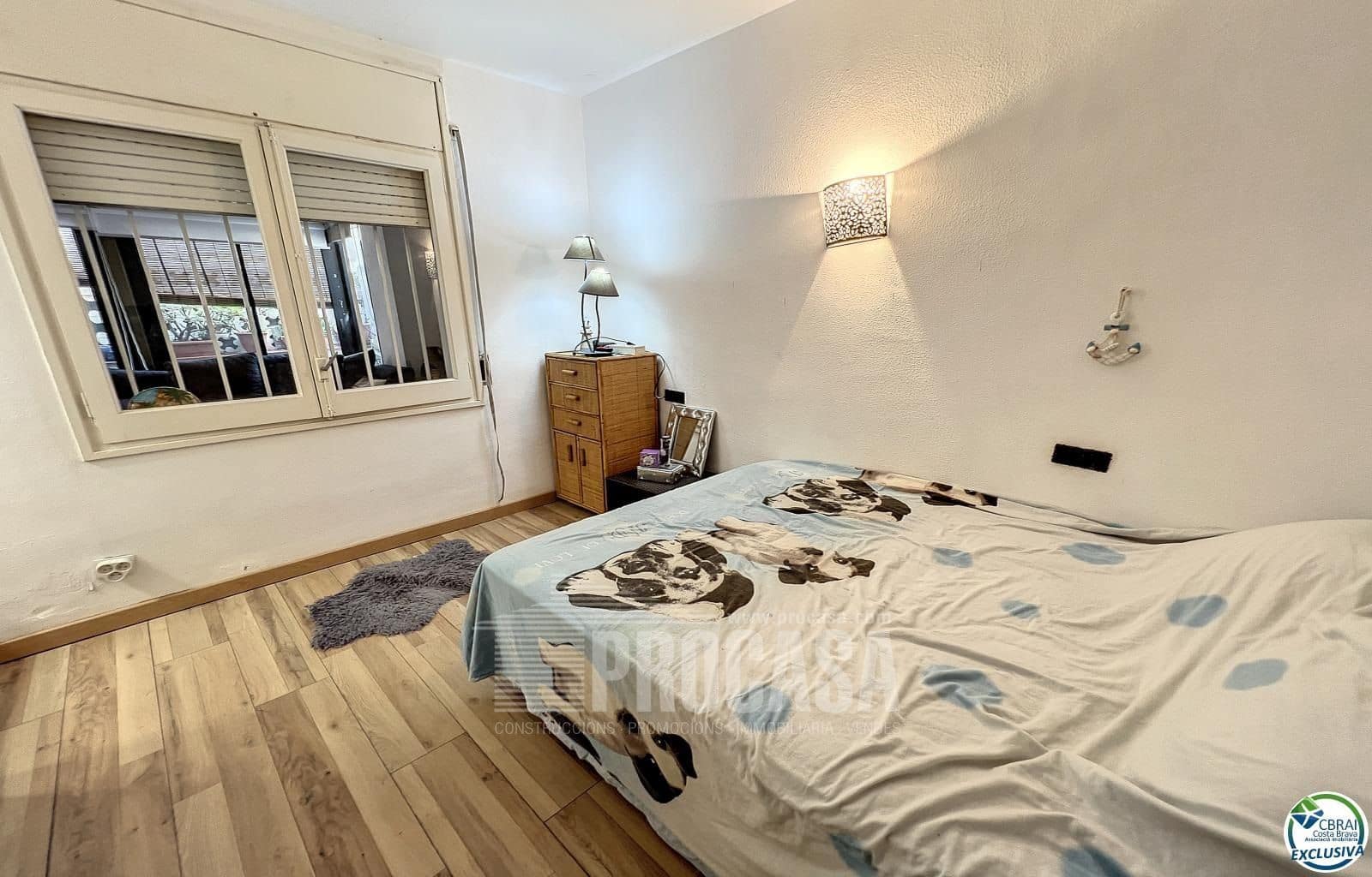 6 bedroom Flat for sale in Roses - € 315,000 (Ref: 7981773)
