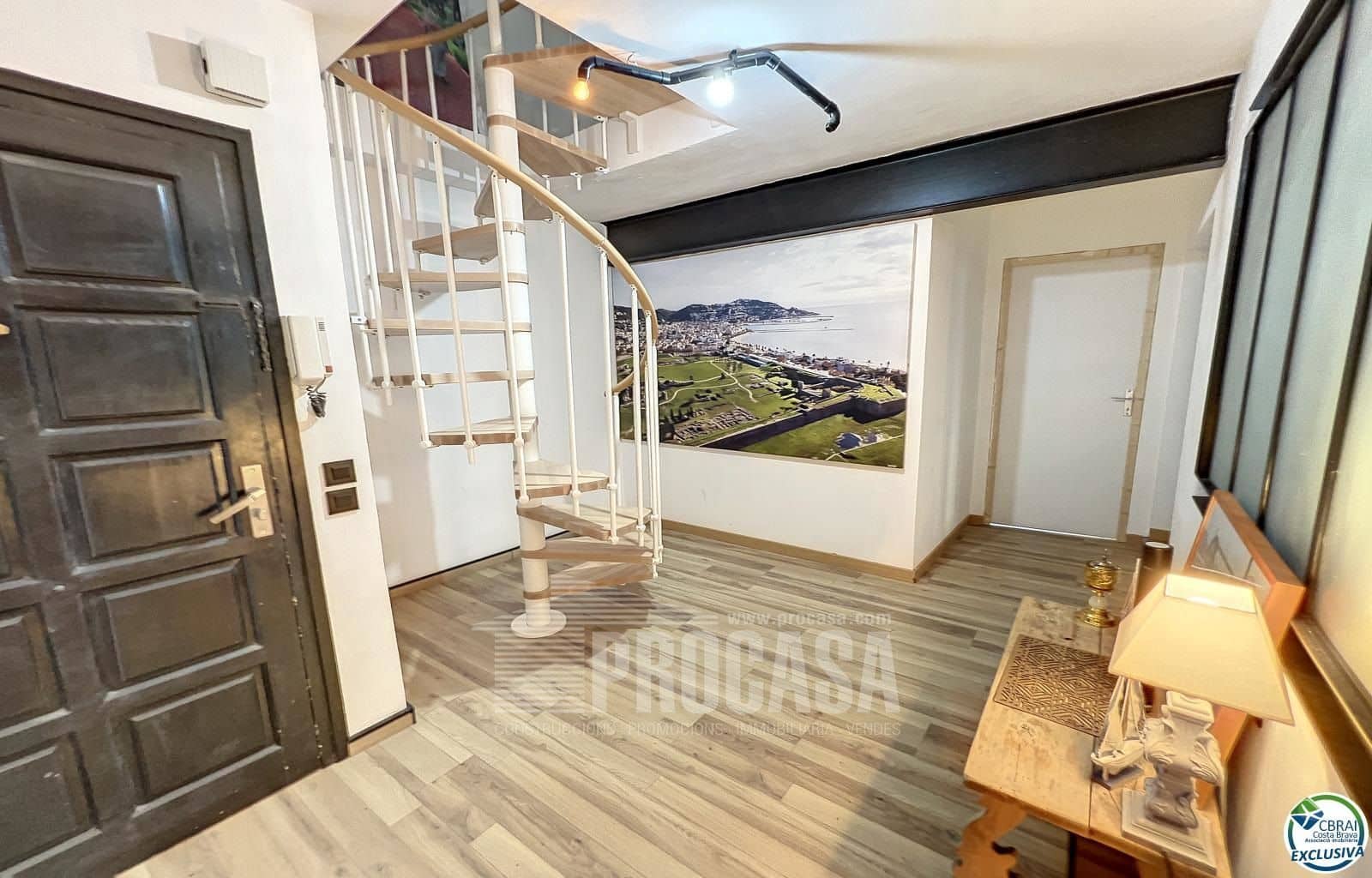 6 bedroom Flat for sale in Roses - € 315,000 (Ref: 7981773)