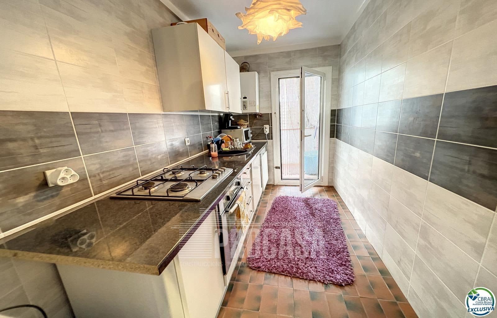 6 bedroom Flat for sale in Roses - € 315,000 (Ref: 7981773)